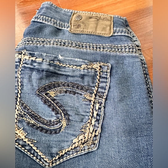Silver Jeans - Picture 4 of 5